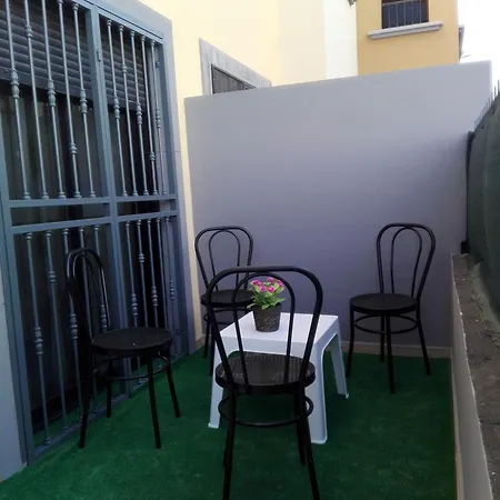 Apartment Fuer 3 Personen Und 1 Kind In Adeje